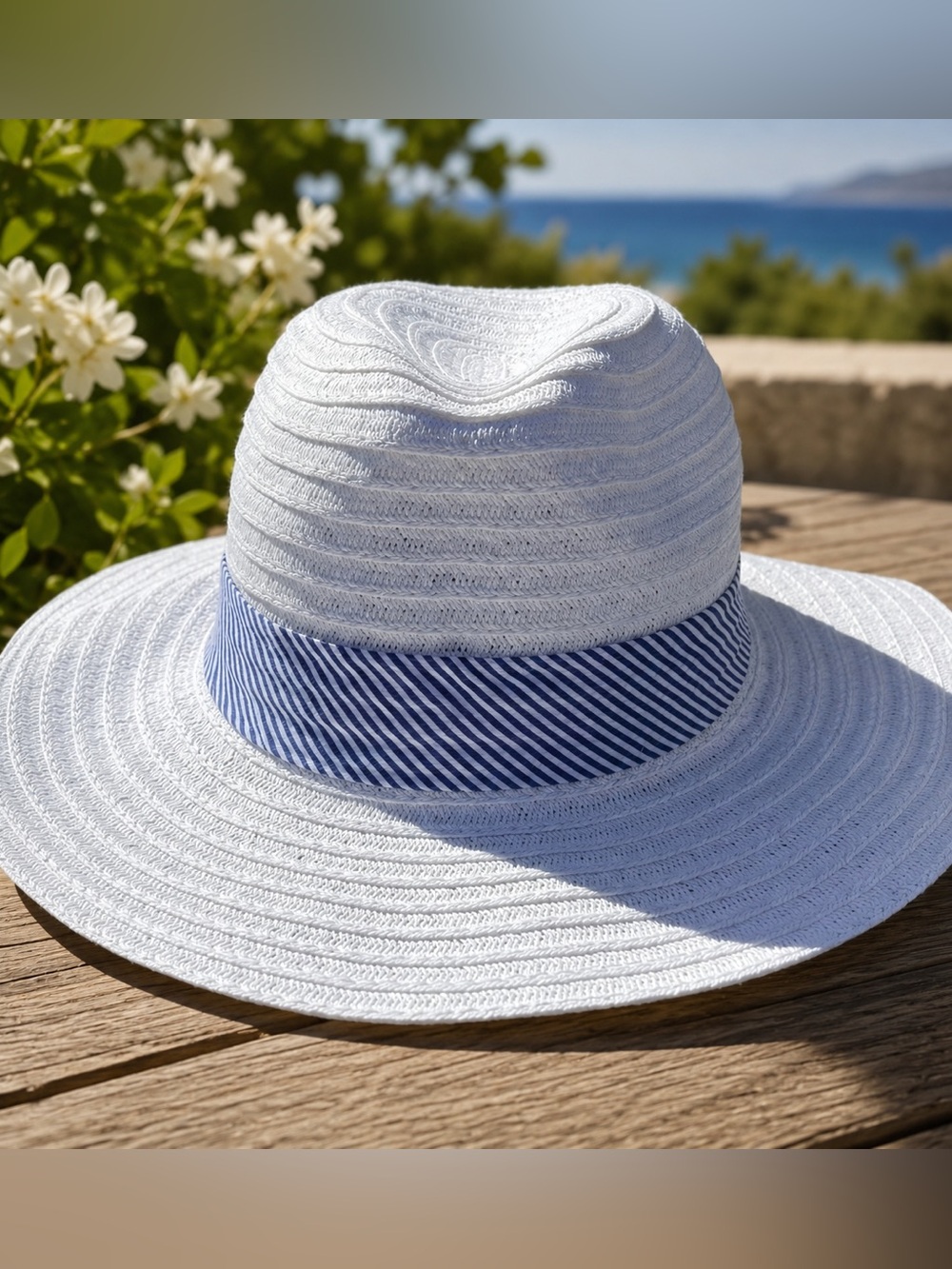 🚨🚨🚨🚨LAST ONEEEE🚨🚨🚨Elegant White Striped Ribbon Tie Sun Hat